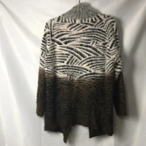 NWT OLIVER WO SZ MED ANIMAL PRINT SWEATER. SOFT AND COMFY OPEN FRONT - Picture 8 of 11